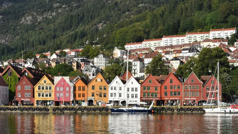 Bergen atrakcje – widok związany z planowaniem podróży