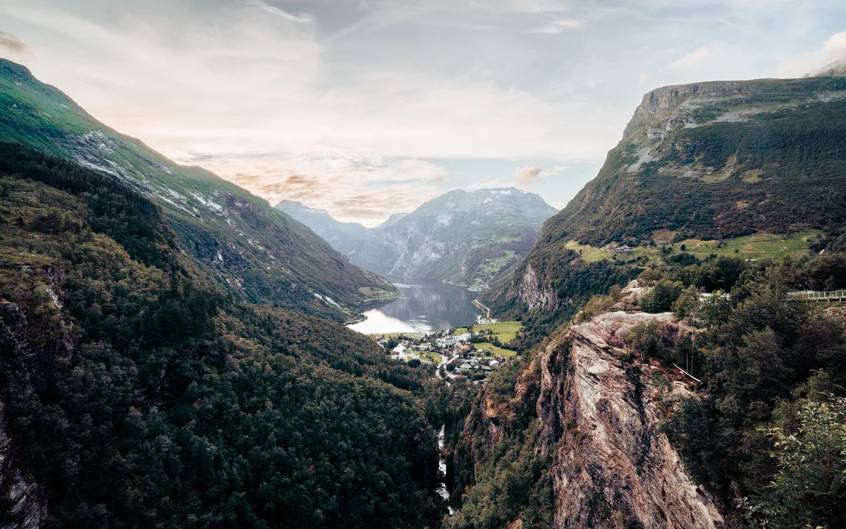 Flåm Norwegia – Dlaczego Flåm kosztuje więcej niż przeciętna miejscowość