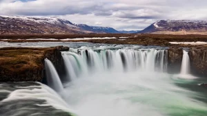 Islandia latem – widok związany z planowaniem podróży