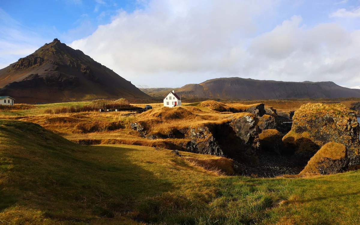 Islandia we wrześniu – Zorza, gorące źródła i krótkie trekkingi
