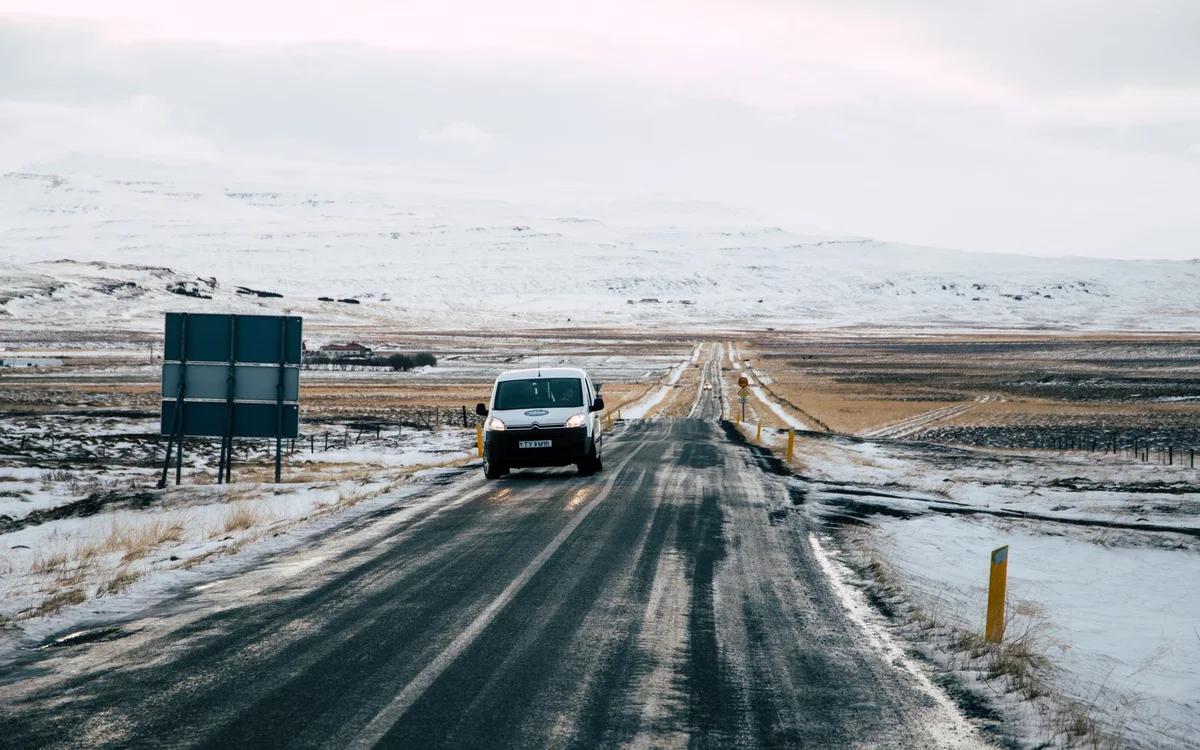 Islandia zimą – Fiordy Zachodnie, jaskinie lodowe i atrakcje z przewodnikiem