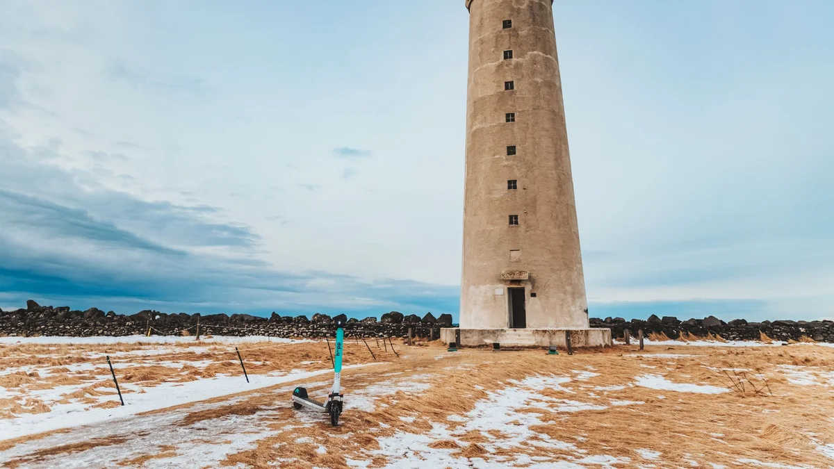 Keflavik do Reykjaviku – widok związany z planowaniem podróży
