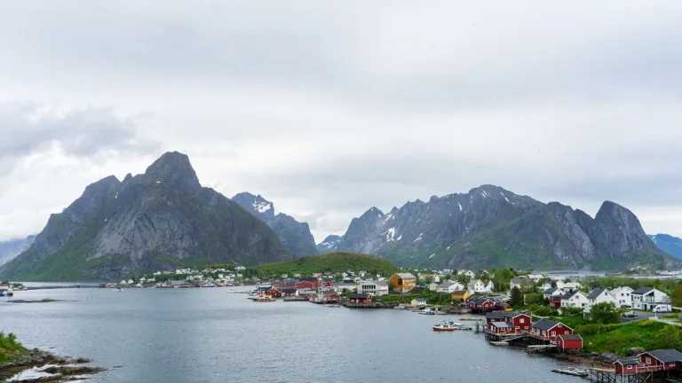 Lofoty Norwegia – widok związany z planowaniem podróży