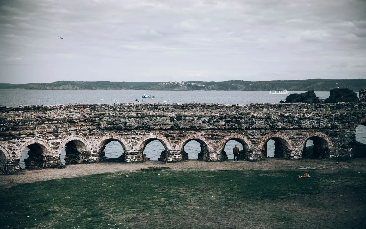 Suomenlinna Helsinki – Jakie lokalne zwyczaje i zasady bezpieczeństwa obowiązują na wyspie