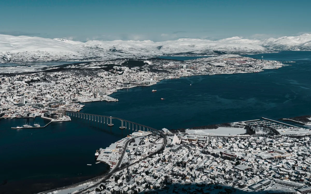 Troms&oslash; zimą &ndash; Mapa zimowego Troms&oslash; i logika zwiedzania