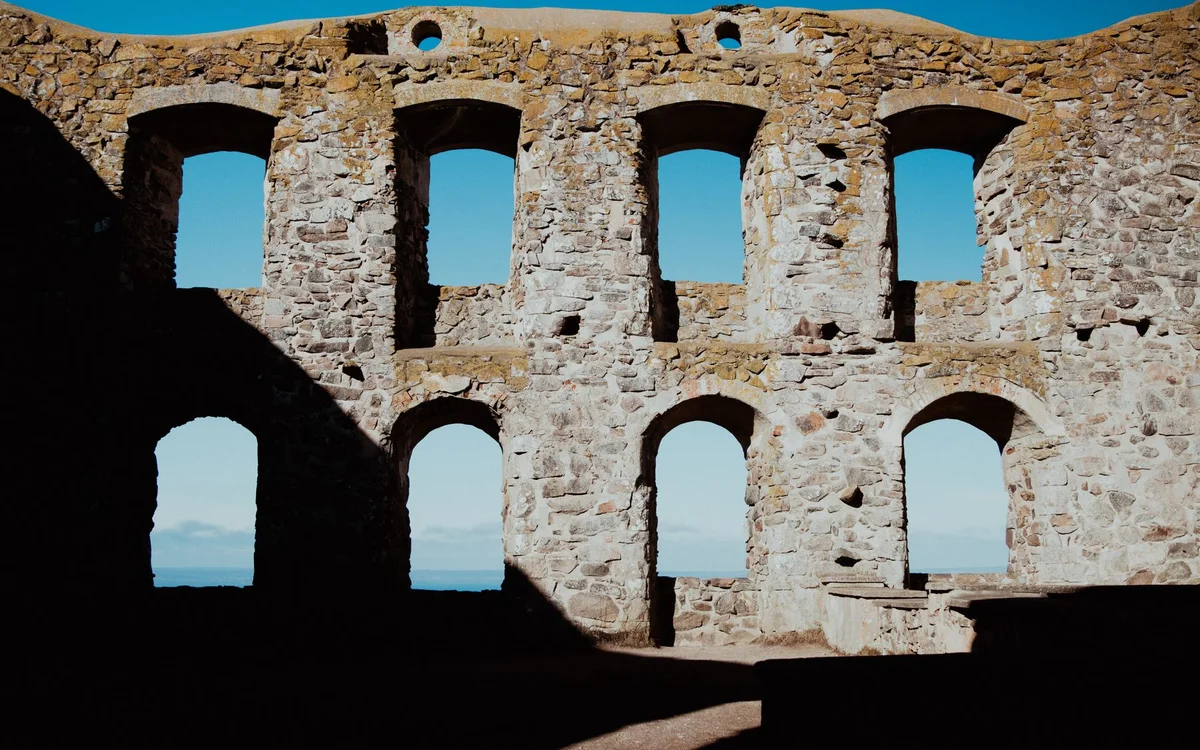 Visby Gotlandia – Które atrakcje Visby są obowiązkowe i czy wejść do muzeum